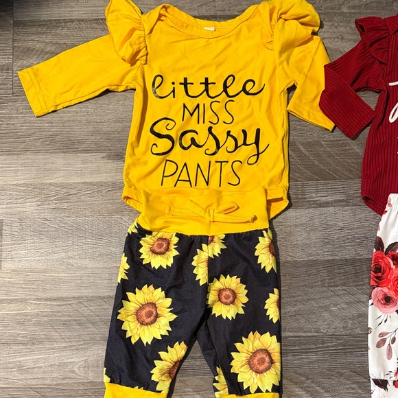 Two matching outfits - Picture 2 of 6